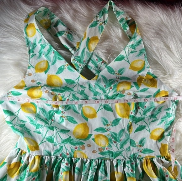 Adorable Elle lemon print cross-back fit and flare sun dress, sz 14 - Picture 3 of 7